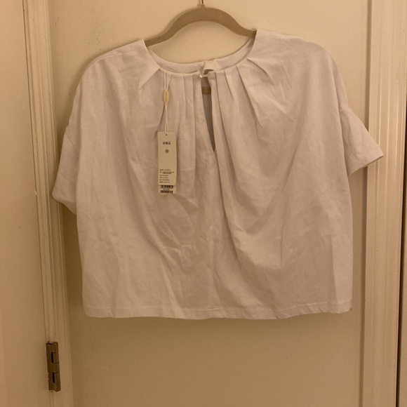 SOLD 🌻5/$15 White Boxy T Shirt with Frills - Picture 3 of 5